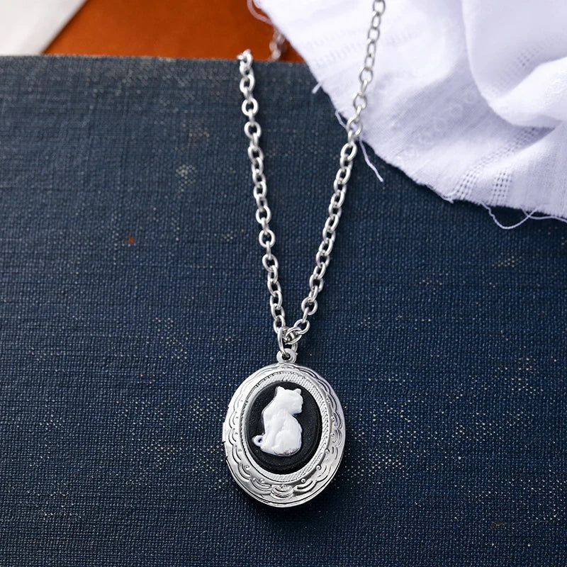Gothic Creative Diy Photo Frame Pendant Necklace for Men and Women Vintage Cat Cameo Personalized Jewelry Acscessorie