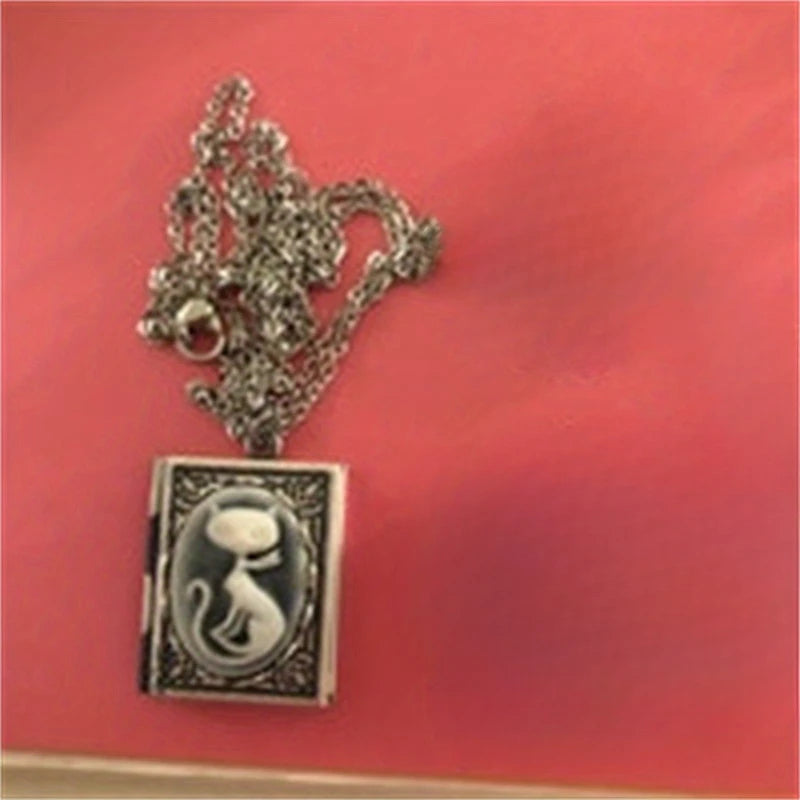 Gothic Creative Diy Photo Frame Pendant Necklace for Men and Women Vintage Cat Cameo Personalized Jewelry Acscessorie