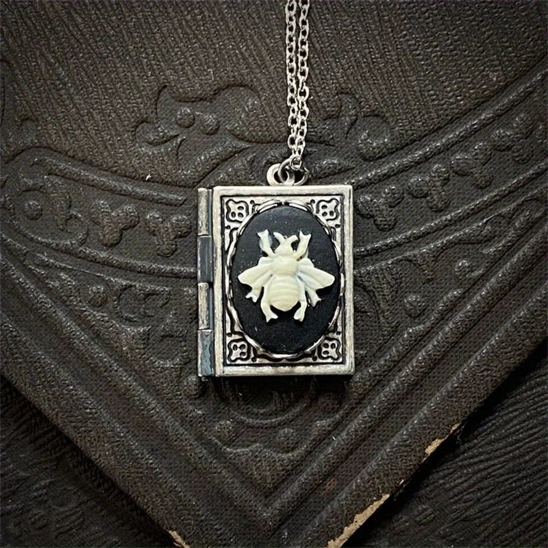 Gothic Creative Diy Photo Frame Pendant Necklace for Men and Women Vintage Cat Cameo Personalized Jewelry Acscessorie